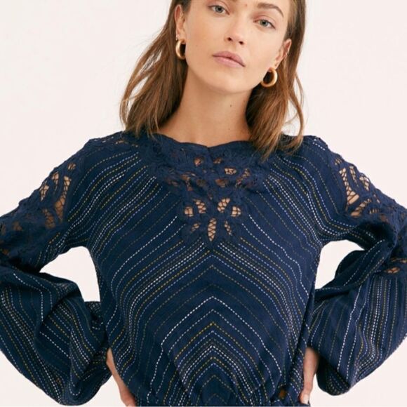 Free People Floating Memories Pullover dark blue Crotchet Lace Top small EUC - Picture 1 of 7